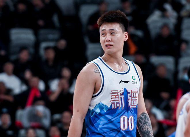 打嘴仗！新疆媒体：赵睿天价转会刷纪录，京媒：天价转会纯属谣言